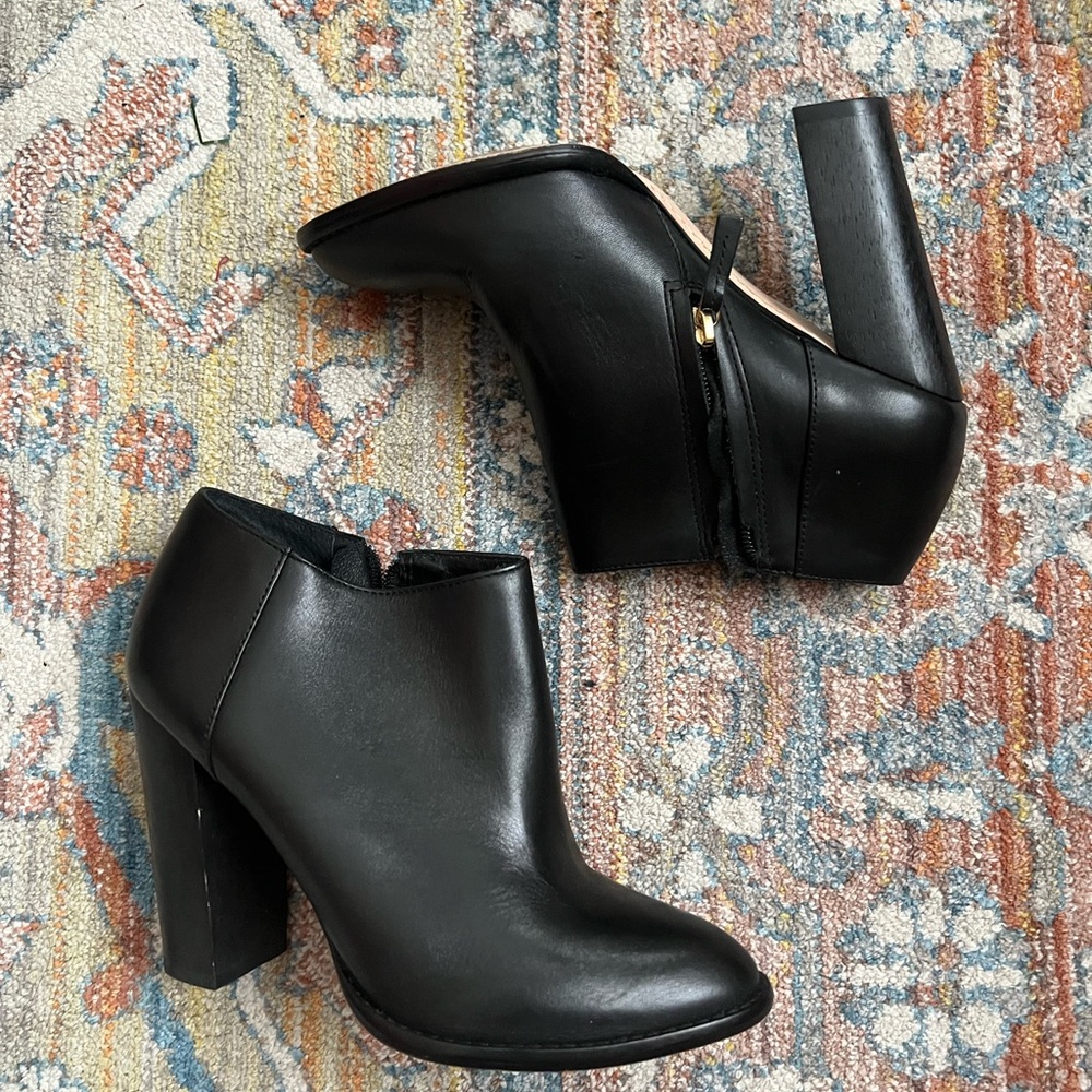 Elizabeth and James Ankle Boots, Size 7